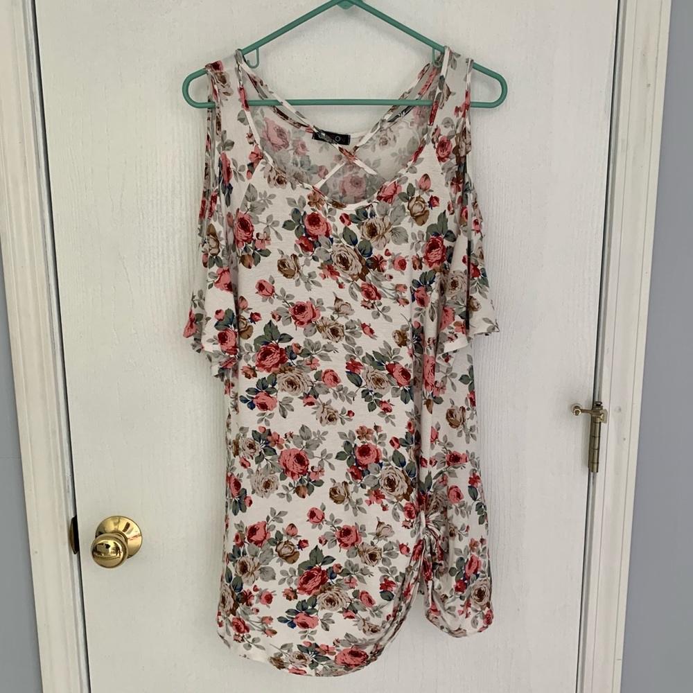 Women’s Medium Cold-Shoulder Tunic